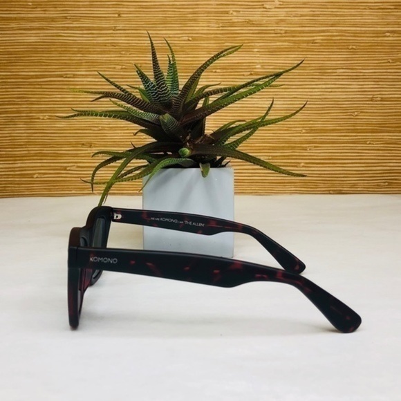 NEW KOMONO Allen Beetroot Tortoise Sunglasses wayfarer red black - Picture 9 of 12